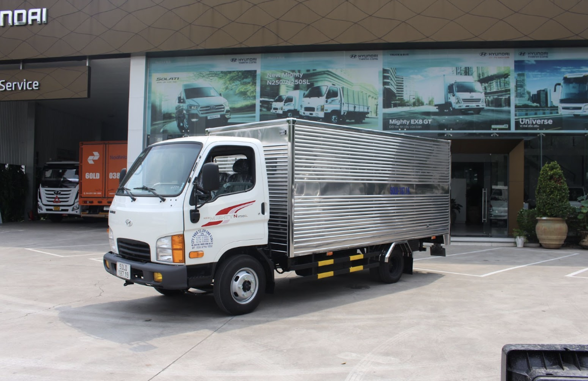 Alt: Xe tải N250SL thùng kín