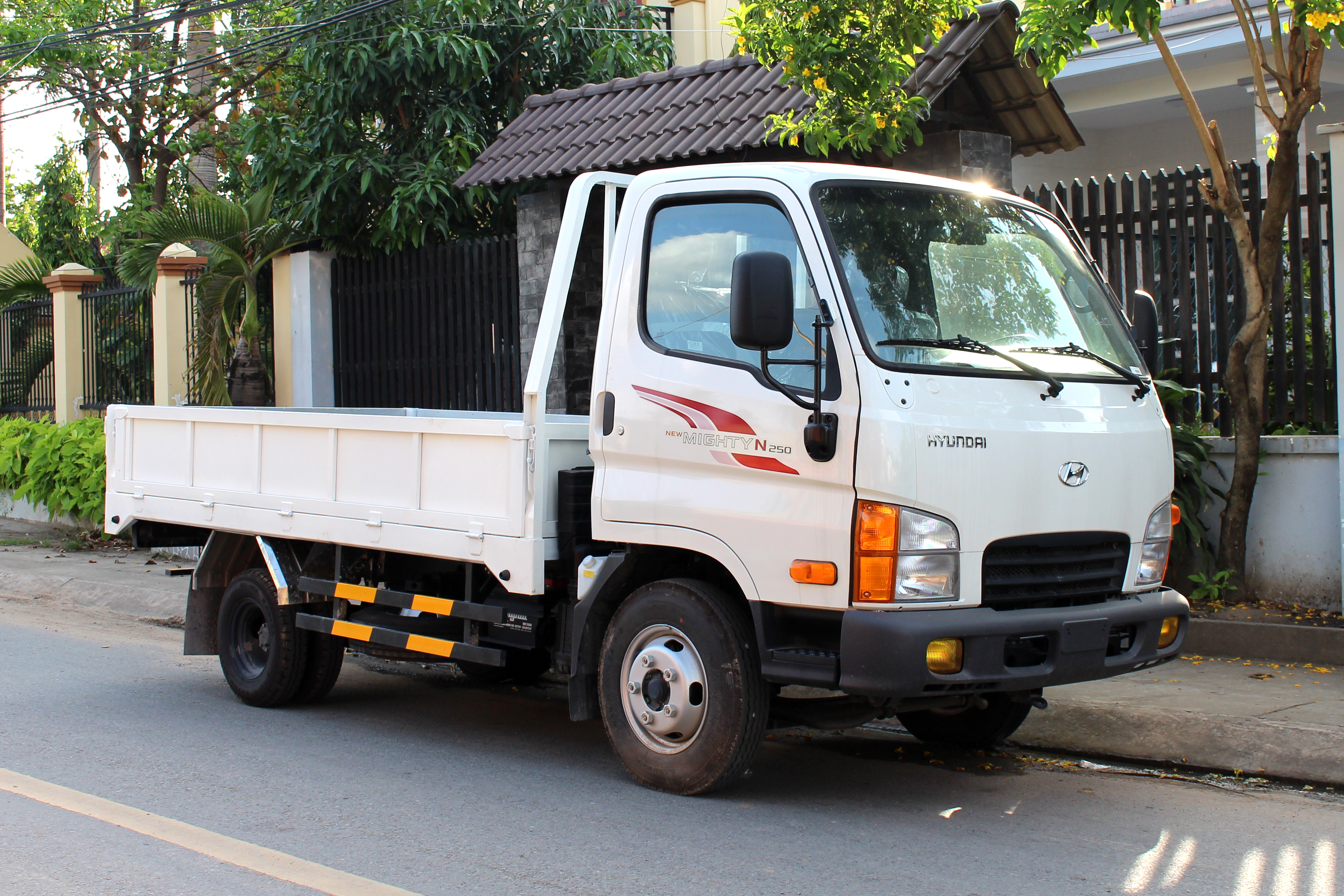 Alt: Thiết kế đầu xe của N250SL