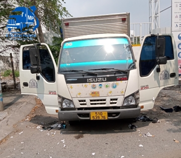 ISUZU 1t9 thùng kín dài 4.3m đời 2019, dky 12/2019. Xe zin, Máy Lạnh Hãng