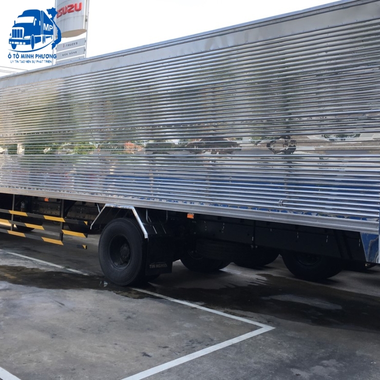 XE TẢI ISUZU 8 TÁN  FVR34UE4 THÙNG DÀI 9.5M