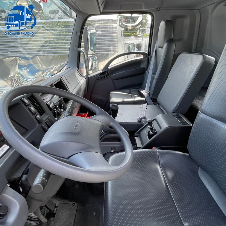 XE TẢI ISUZU 15 TẤN FVM34WE4 THÙNG 9M4